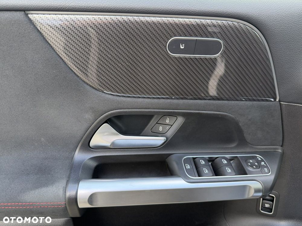 Mercedes-Benz GLB 200 AMG Line 7G-DCT - 14