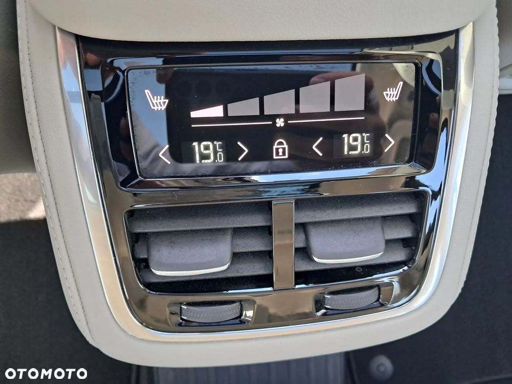 Volvo XC 90 T8 AWD Plug-In Hybrid Ultra Bright 7os - 33
