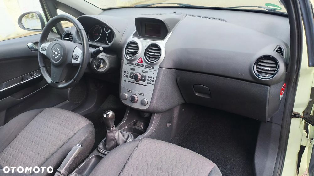 Opel Corsa 1.4 16V Active - 9