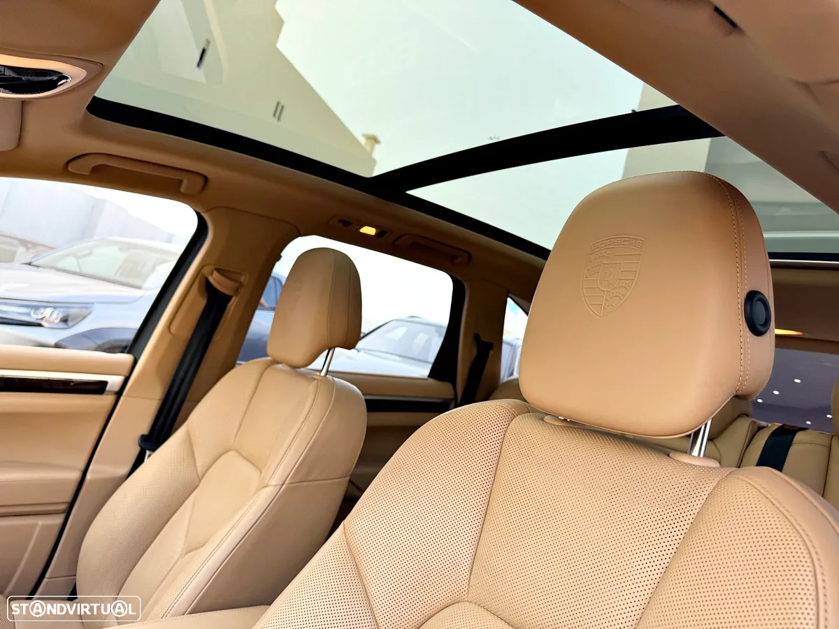 Porsche Cayenne Platinum Edition - 23