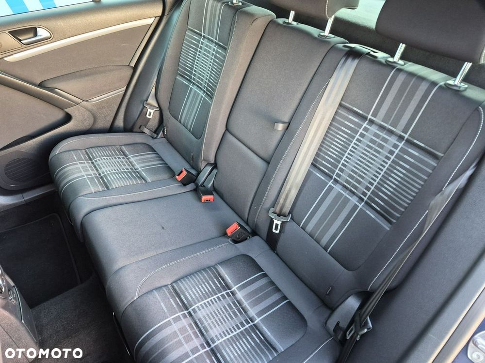 Volkswagen Tiguan - 24