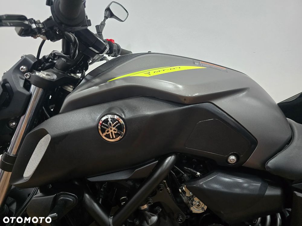 Yamaha MT - 11