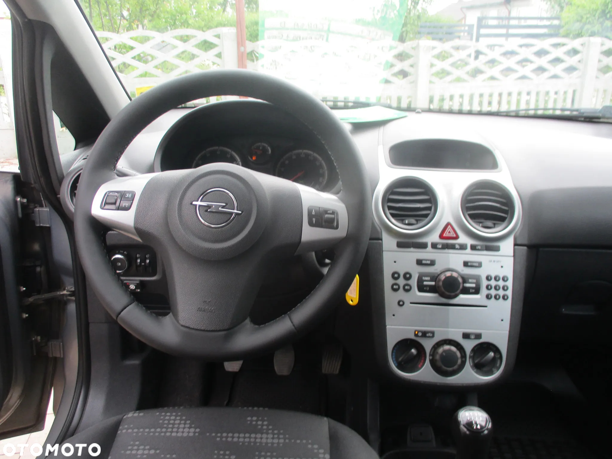 Opel Corsa 1.2 16V Edition / Active - 17