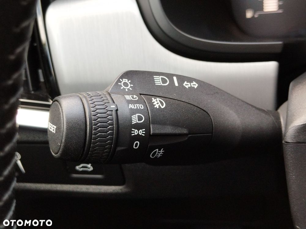 Volvo V90 D5 AWD Momentum - 14