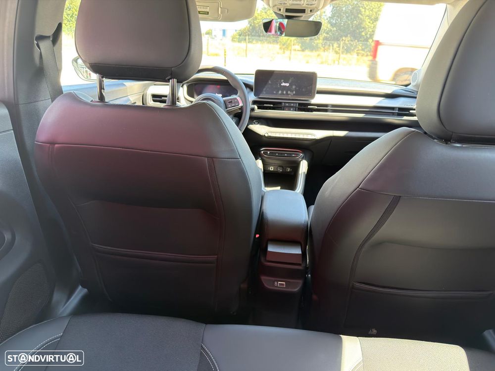 Jeep Avenger 1.2 T3 48V 4xe Hybrid eAWD Auto Upland - 40