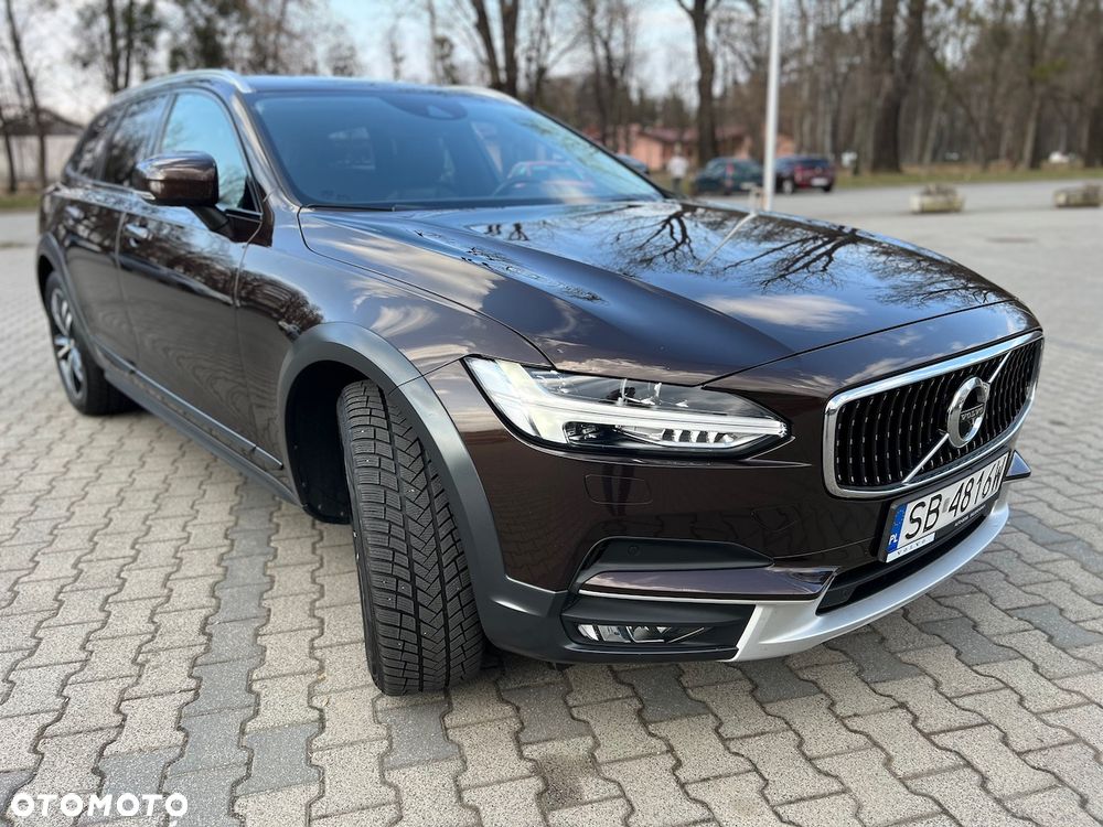 Volvo V90 Cross Country - 8