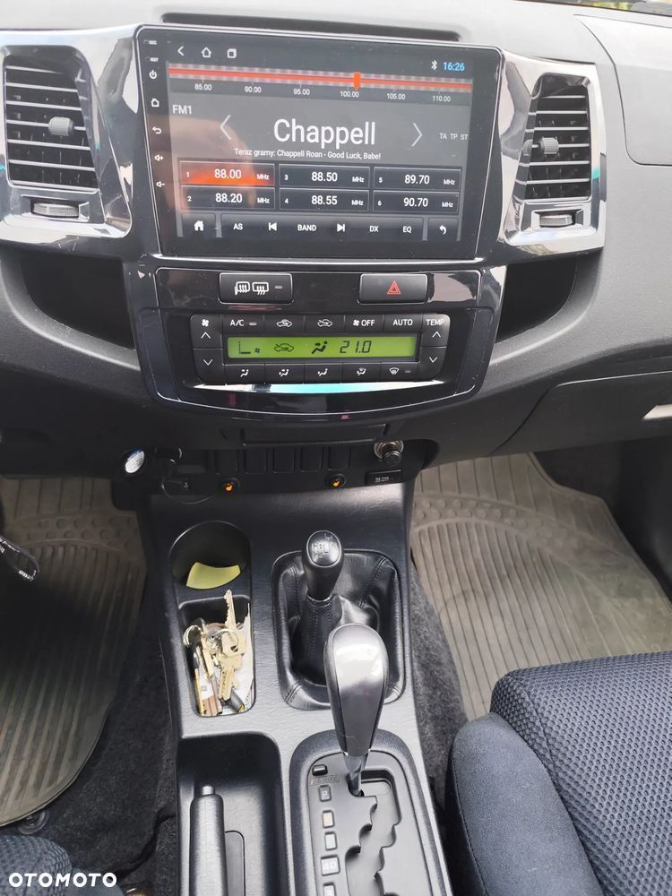 Toyota Hilux 3.0 D-4D SR5-X - 12