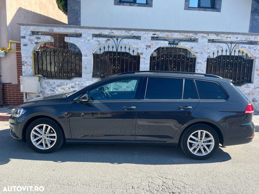 Volkswagen Golf - 6