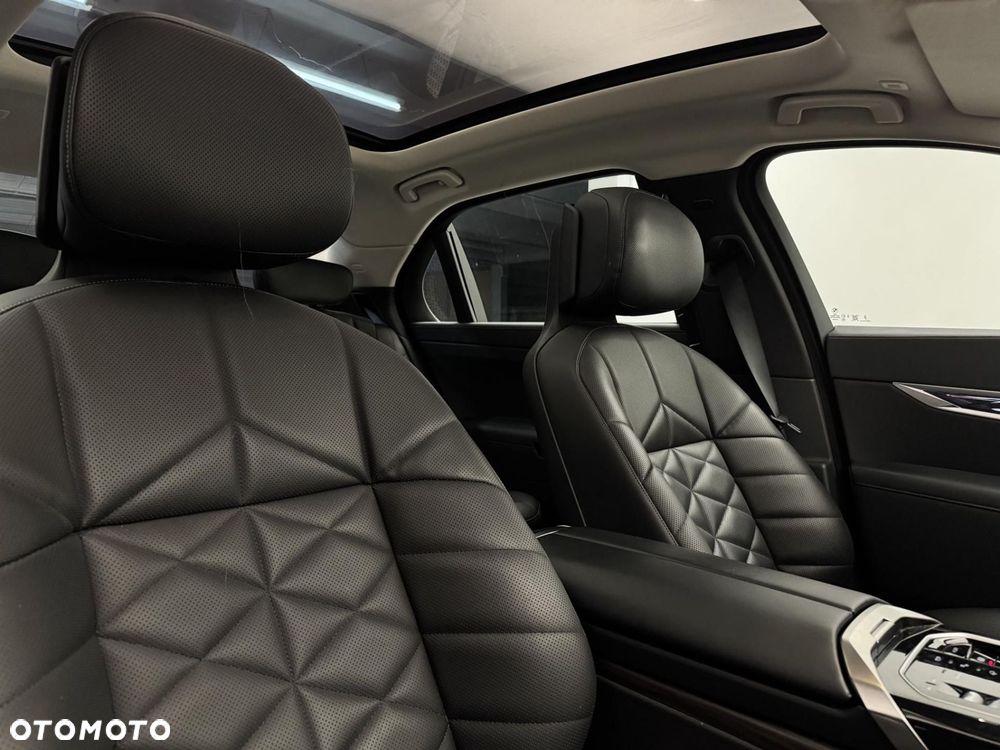 BMW Seria 7 - 22