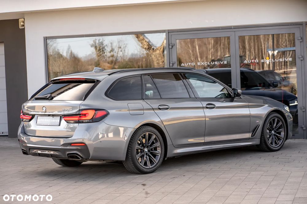 BMW Seria 5 530d xDrive M Sport Edition - 27