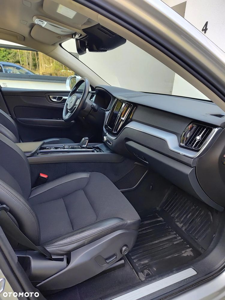 Volvo XC 60 B5 B AWD Momentum Pro - 13