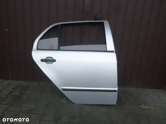 DRZWI PRAWY TYŁ PRAWE TYLNE SKODA FABIA I HB KOMPLETNE