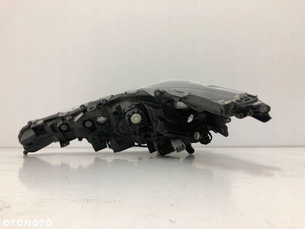 TOYOTA COROLLA E21 19- HB KOMBI LAMPA PRZEDNIA PRAWA LED 81110-02S70 - 4