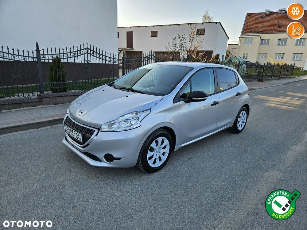 Peugeot 208 - 1