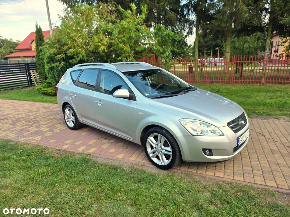 Kia Ceed - 1