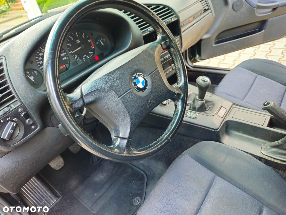 BMW Seria 3 318i - 26
