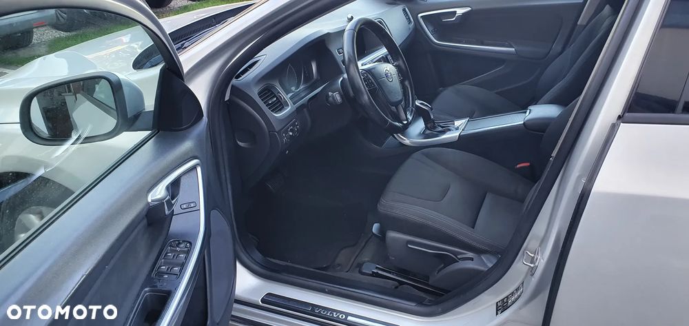 Volvo V60 D2 Geartronic Powershift Edition Pro - 6