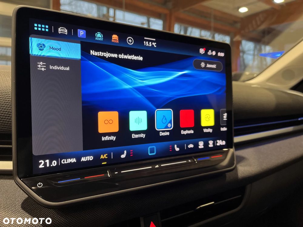 Volkswagen T-Roc 1.5 eTSI Life DSG - 23