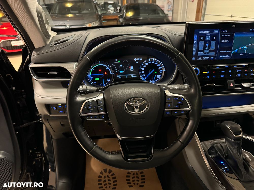 Toyota Highlander 2.5 Hybrid Luxury - 24