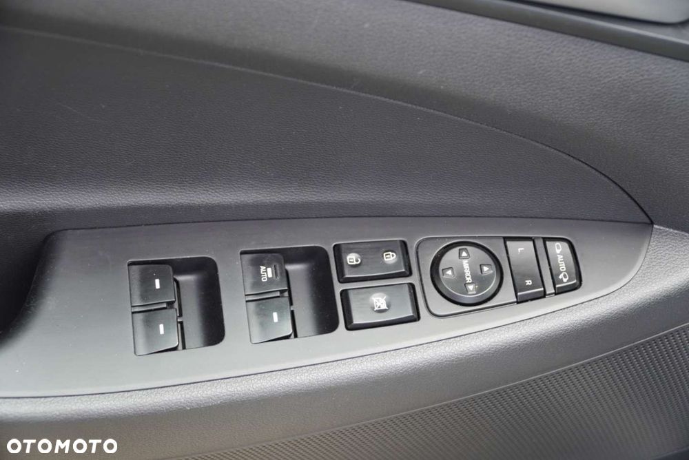 Hyundai Tucson 1.7 CRDI BlueDrive Comfort 2WD - 21