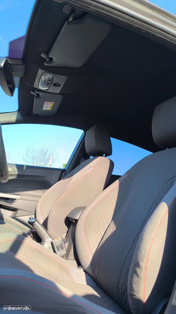 Ford Fiesta 1.5 TDCi S&S ST-LINE - 16