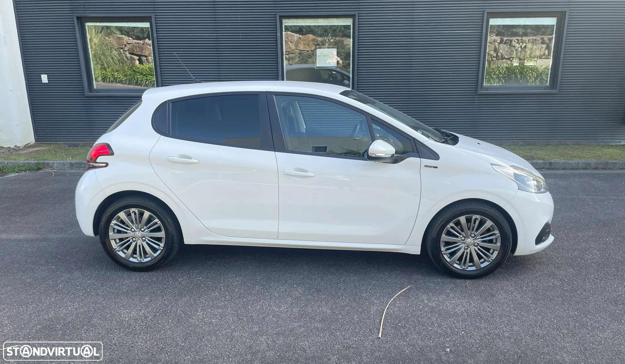 Peugeot 208 1.5 BlueHDi Signature - 3