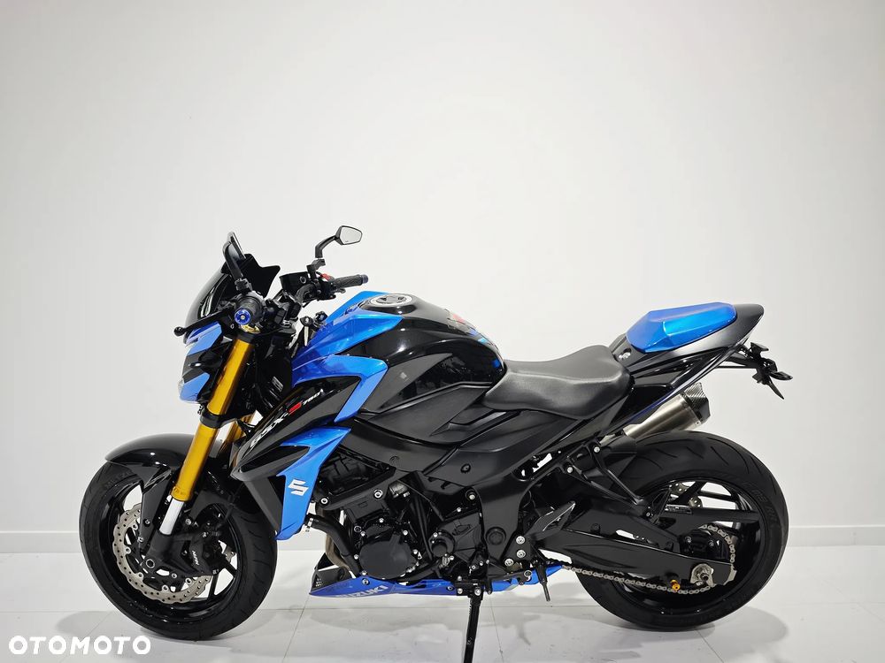 Suzuki GSX - 4