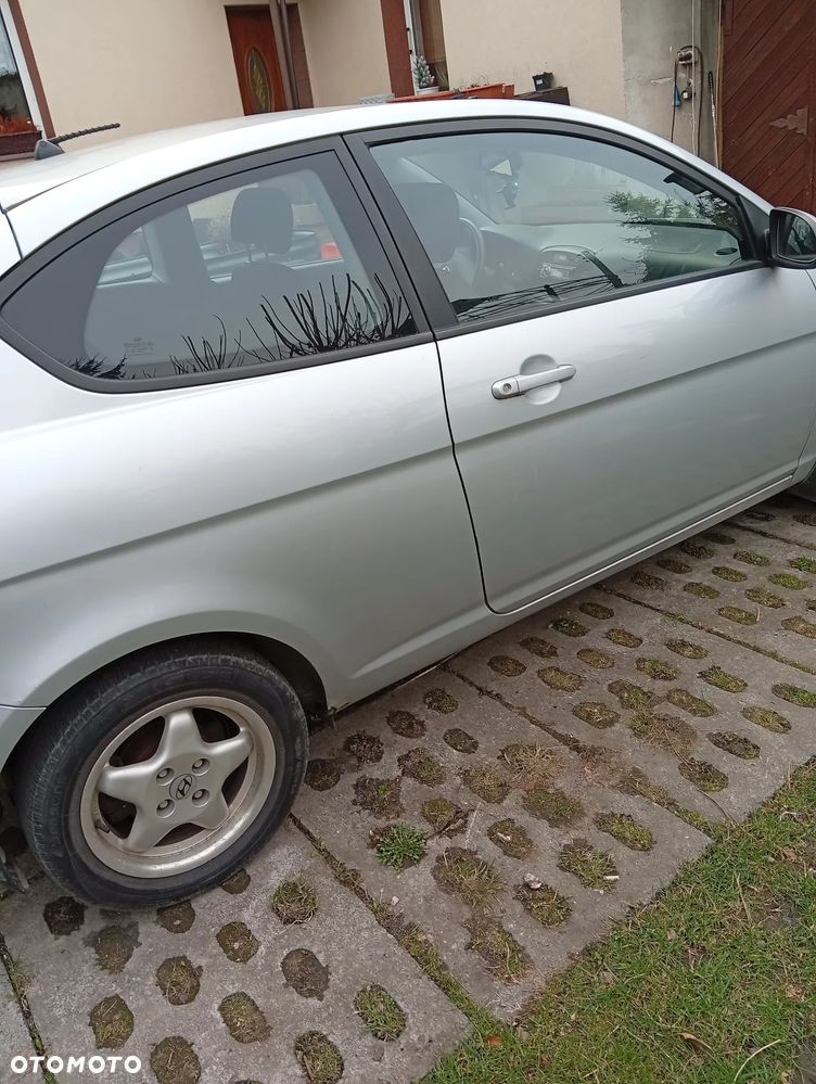 Hyundai Accent - 10