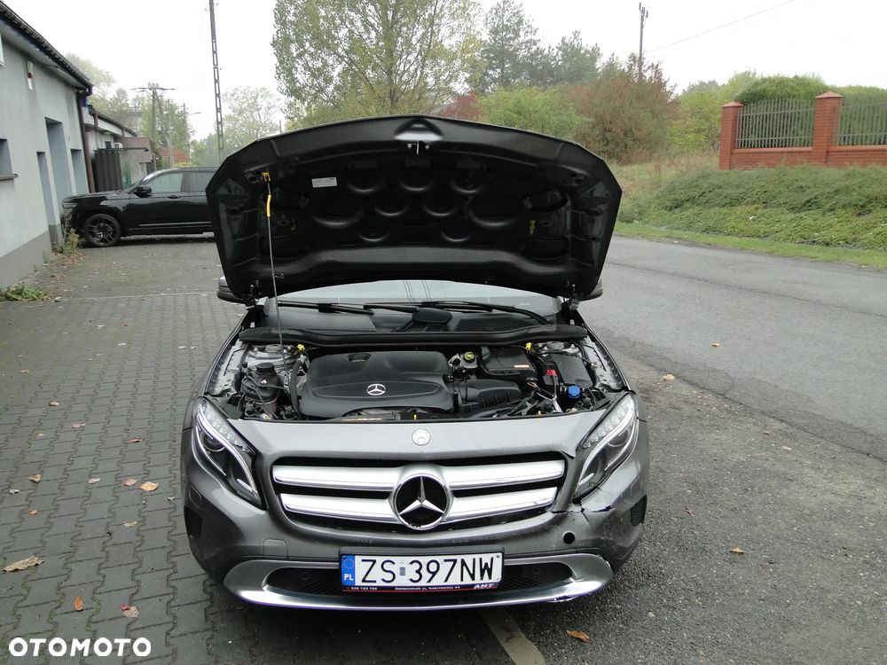 Mercedes-Benz GLA 250 4-Matic - 33