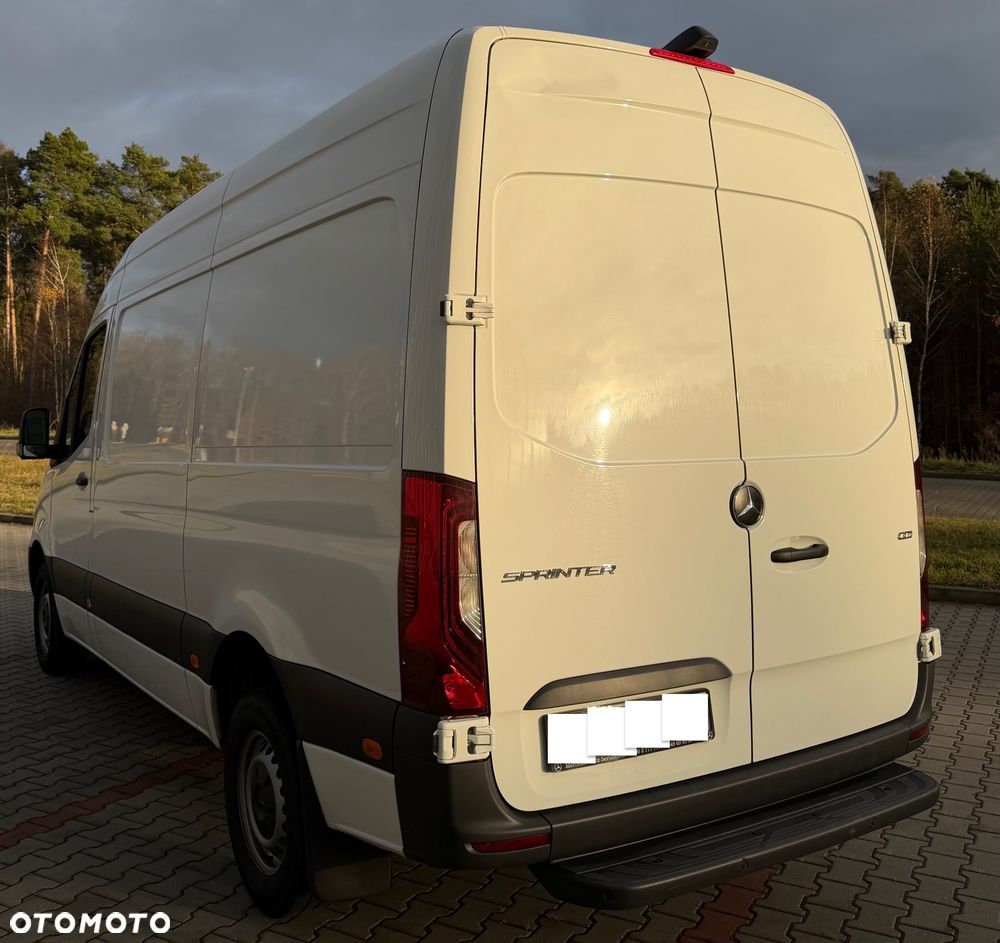 Mercedes-Benz Sprinter 319 - 4
