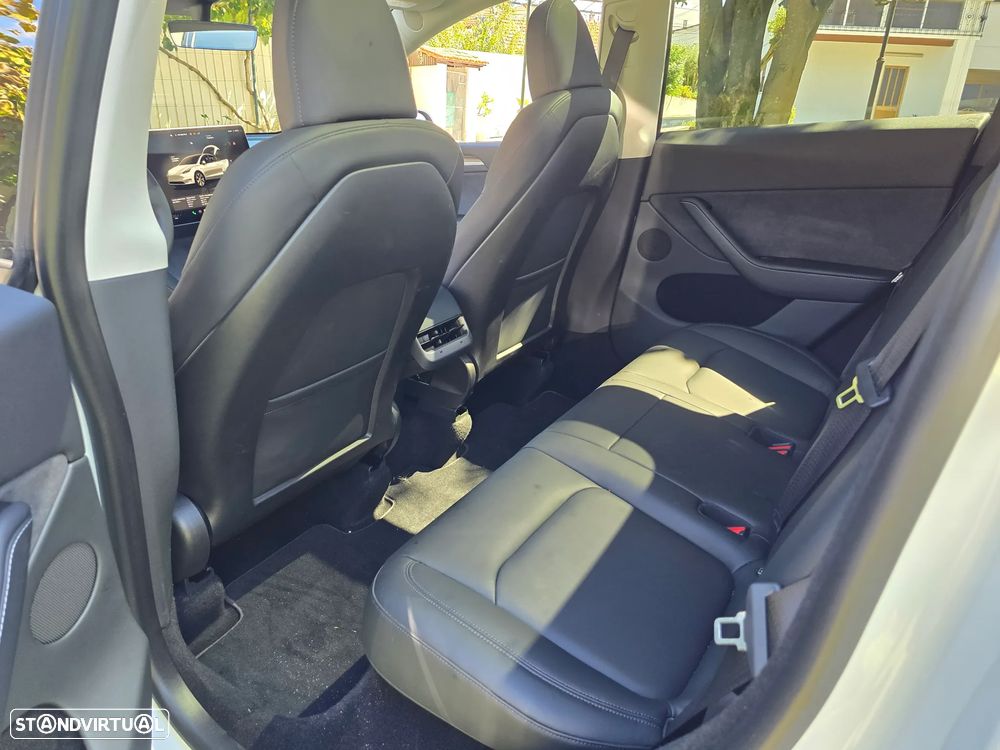 Tesla Model Y Standard - 14