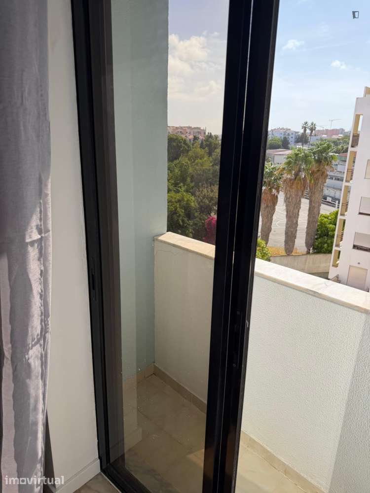 Quarto - localizado em Almada Lisbon - Grande imagem: 3/7
