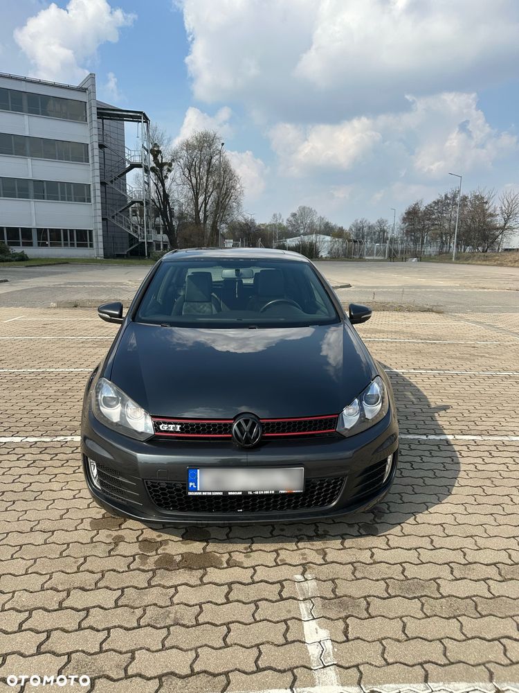 Volkswagen Golf - 2