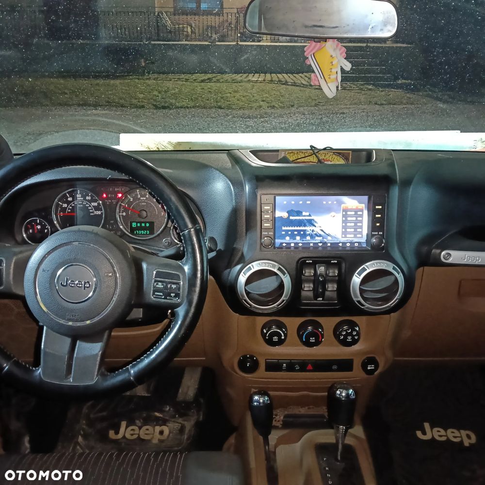 Jeep Wrangler Unlimited 3.8 Automatik Sahara - 6