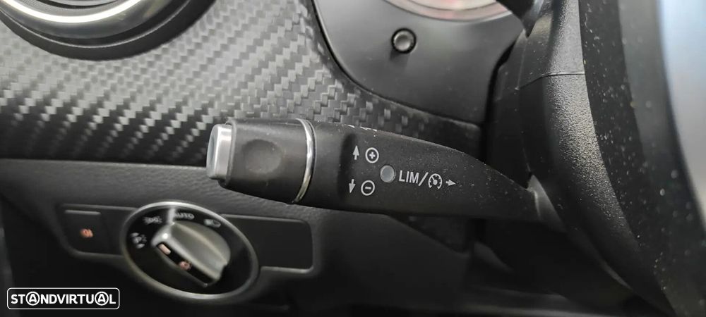 Mercedes-Benz A 180 d AMG Line - 41