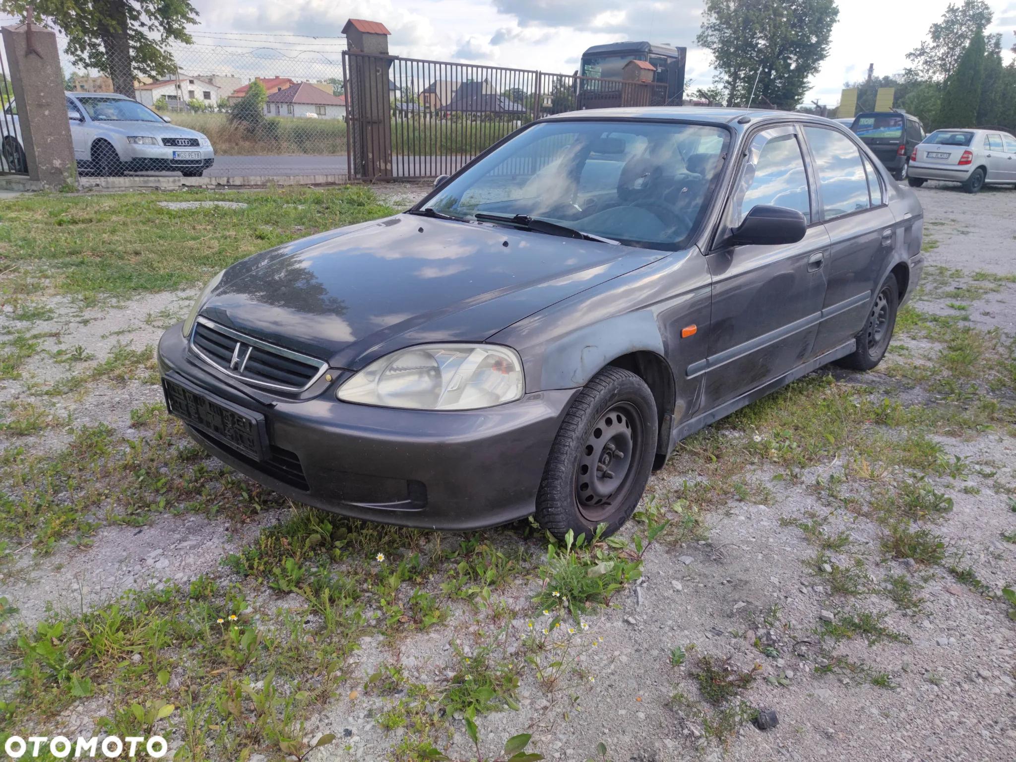 Honda Civic VI sedan 1.4 D14Z2 na części - 2