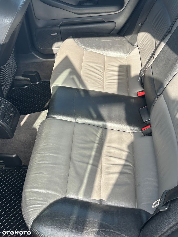 Audi A6 Allroad - 11