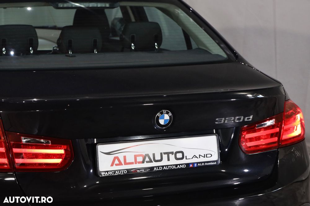 BMW Seria 3 320d Touring Aut. Modern Line - 27