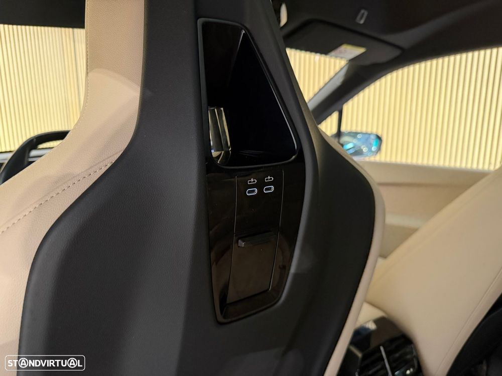 BMW iX xDrive40 - 10
