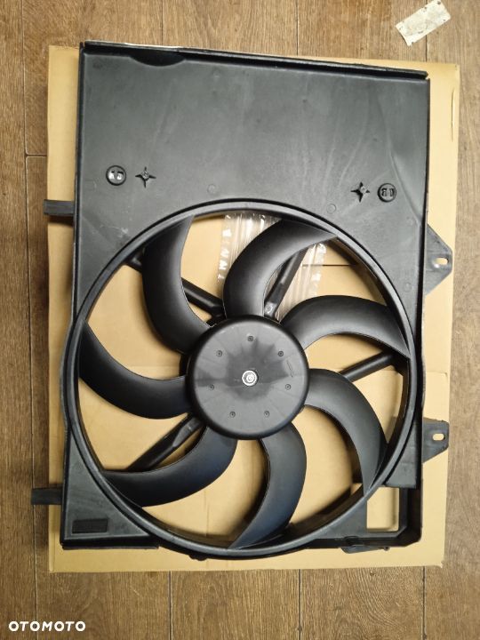 WENTYLATOR Z OBUDOWĄ WSPORNIKIEM CITROEN C2 C3 C3 PICASSO DS3 NOWY ZAMIENNIK - 1