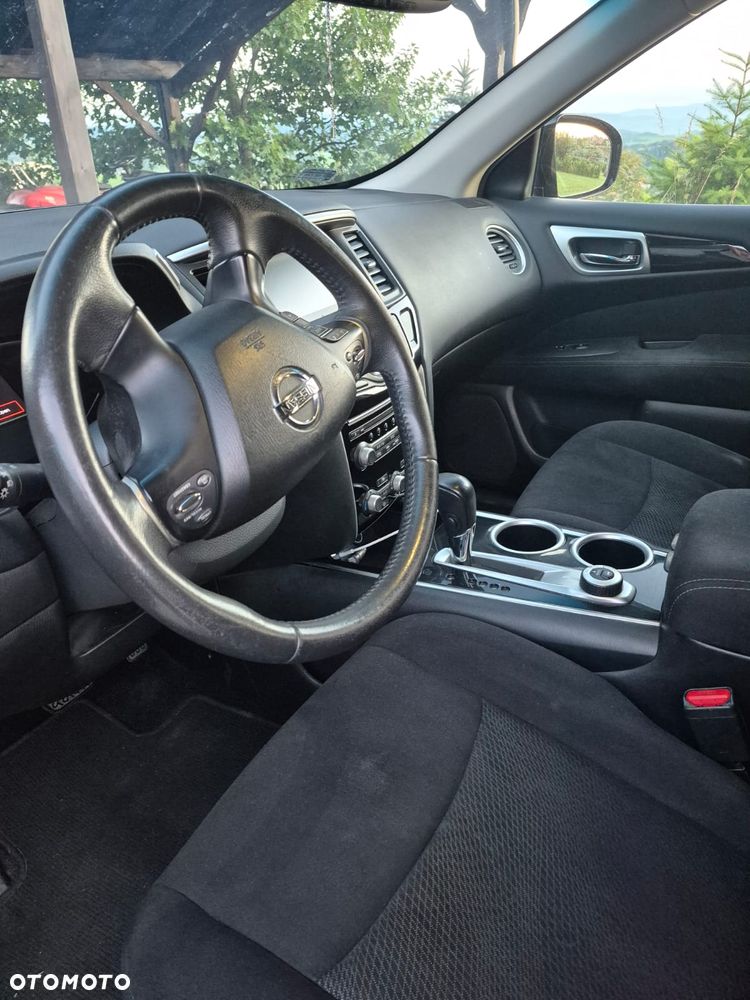 Nissan Pathfinder - 5