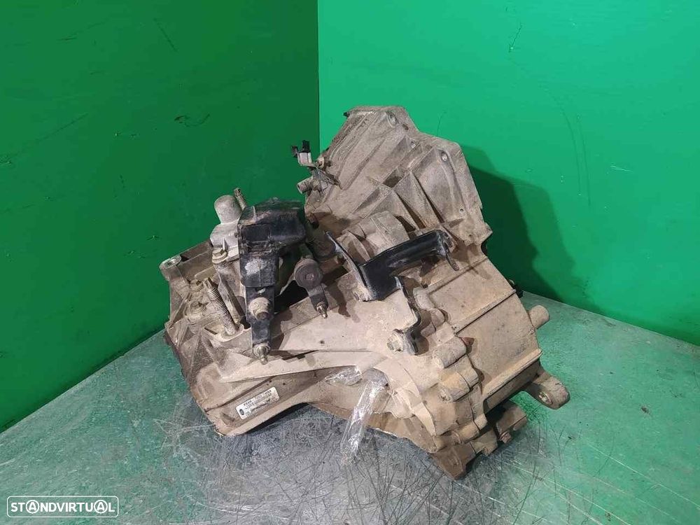 CAIXA VELOCIDADES FORD FOCUS 1998 - 4