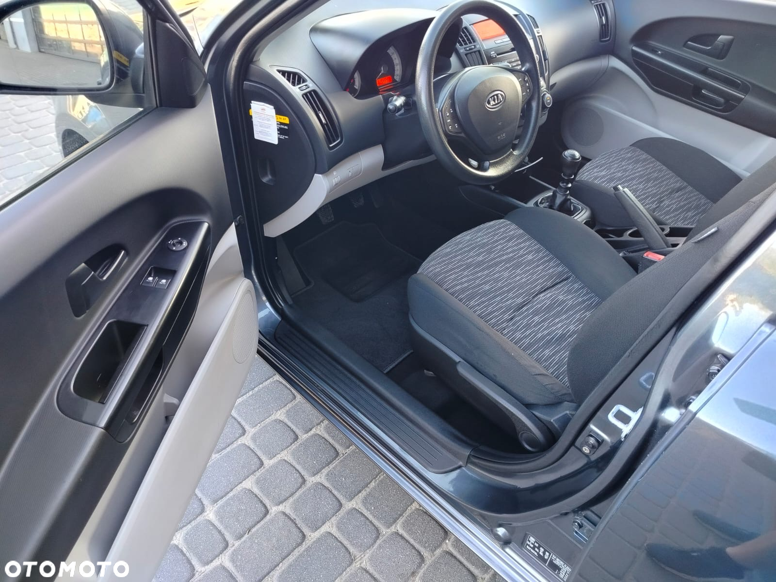 Kia Ceed 1.4 CVVT Attract - 23