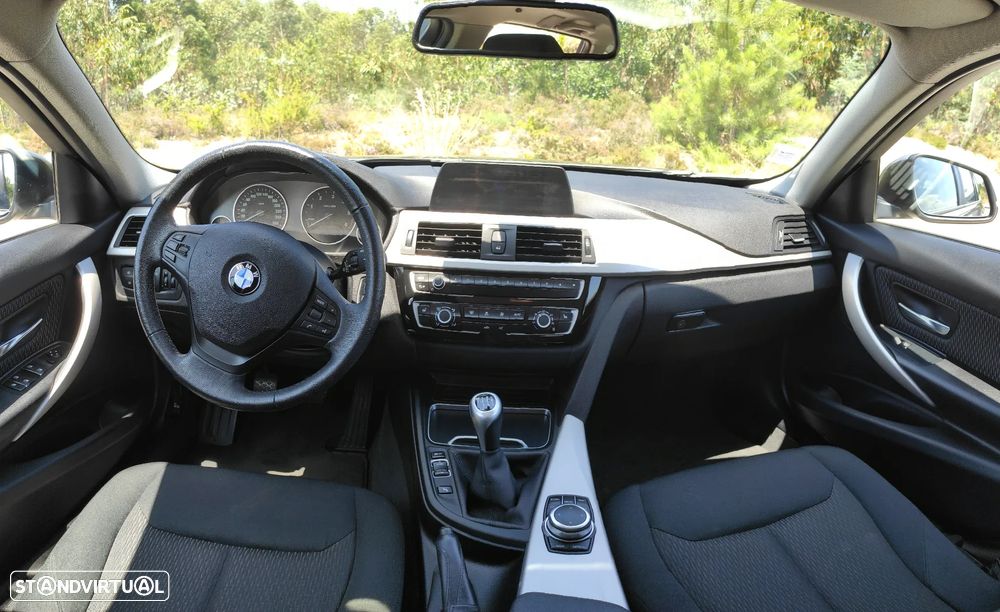 BMW 318 d Blue Performance - 23