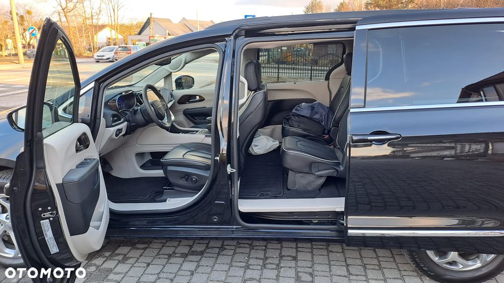 Chrysler Pacifica - 9