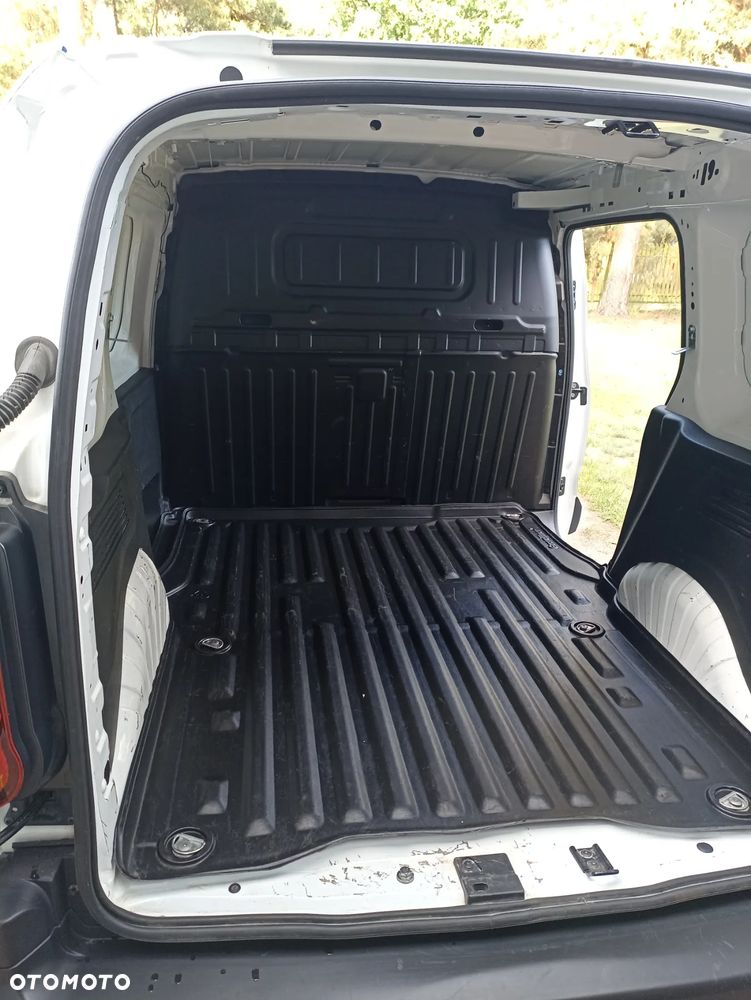 Toyota Proace City - 19
