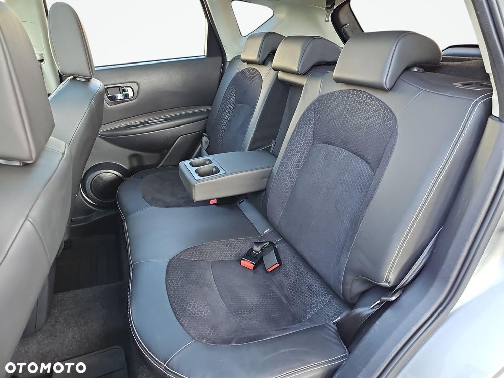 Nissan Qashqai - 25