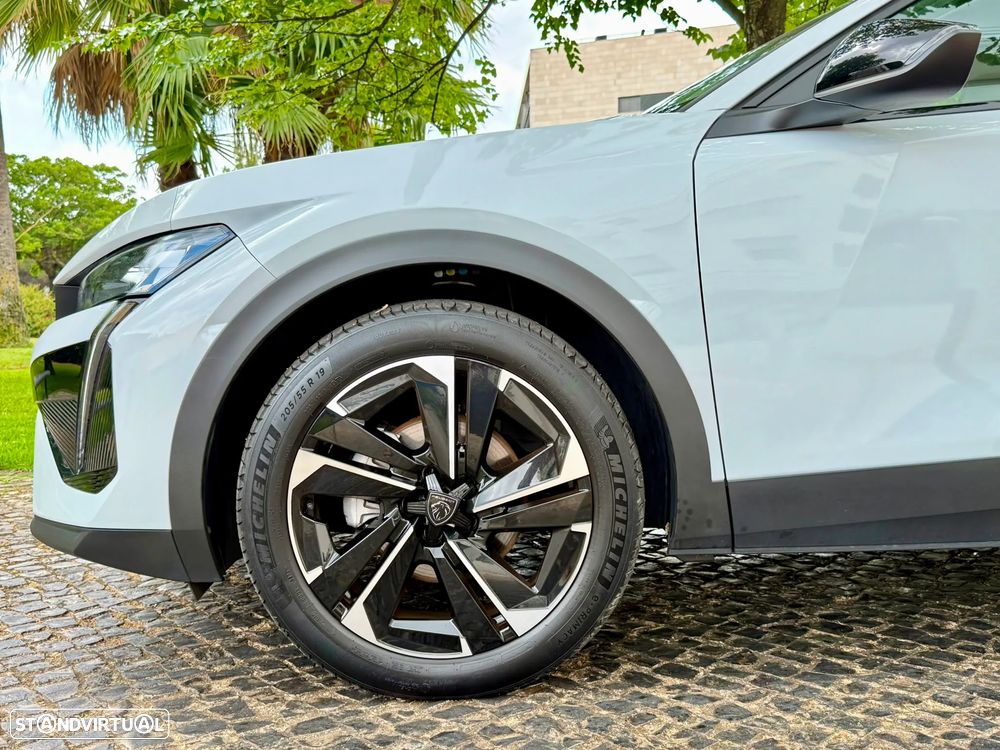 Peugeot 408 HYBRID 136 e-DSC6 Allure - 39