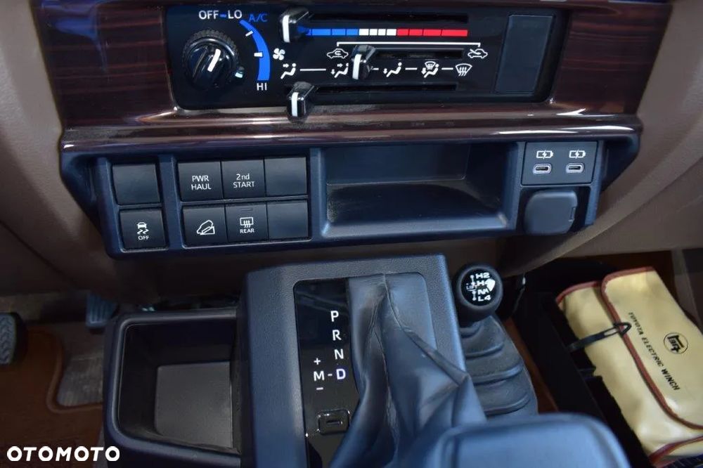 Toyota Land Cruiser - 18