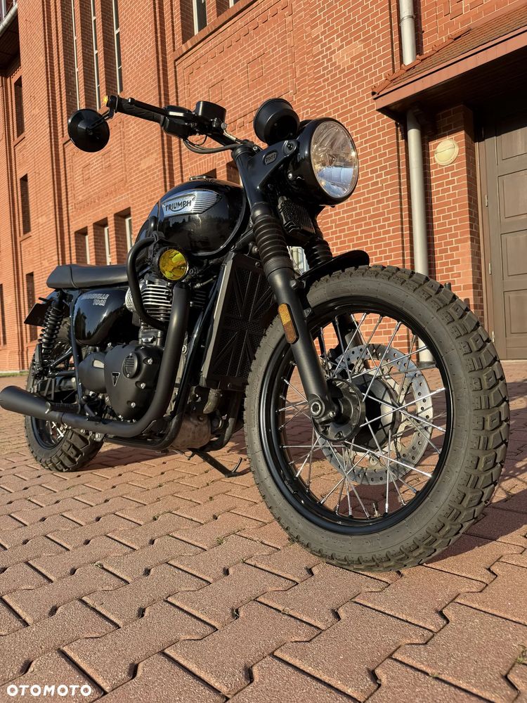 Triumph Bonneville - 16
